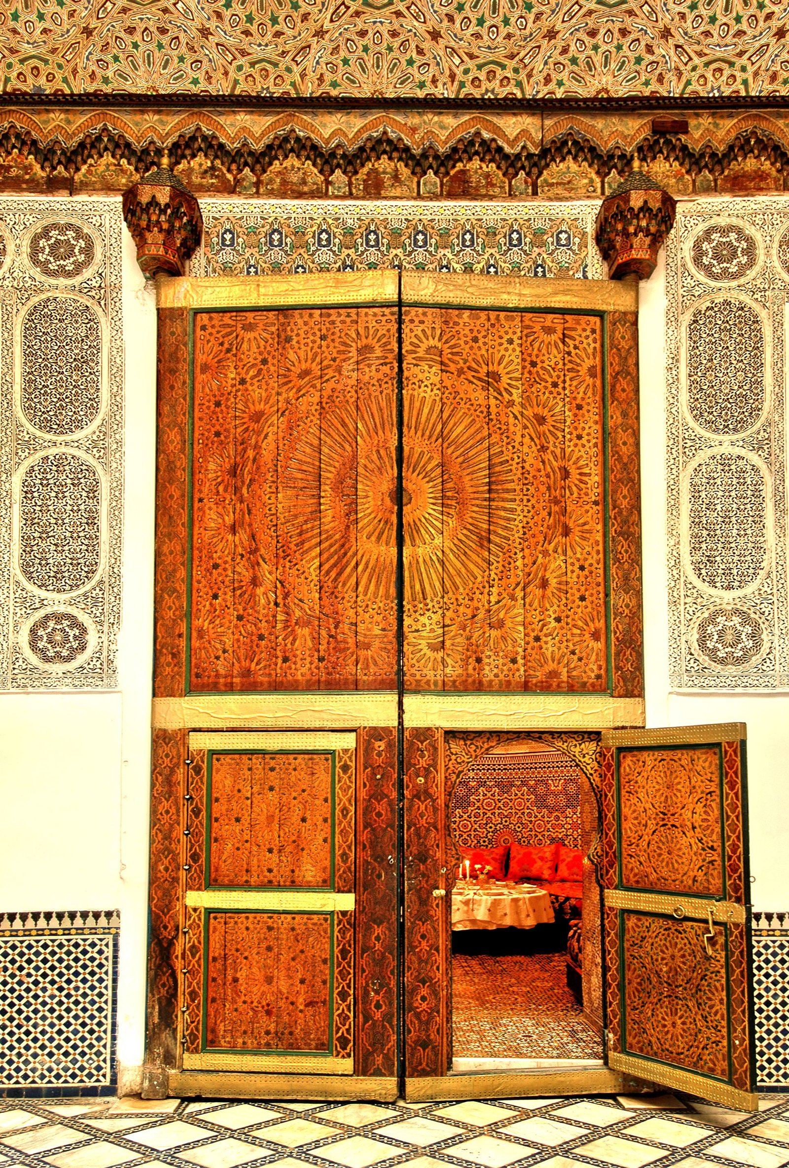 6-Day Private From the Gates of Africa to the Golden Dunes: Tangier to the Sahara and Back