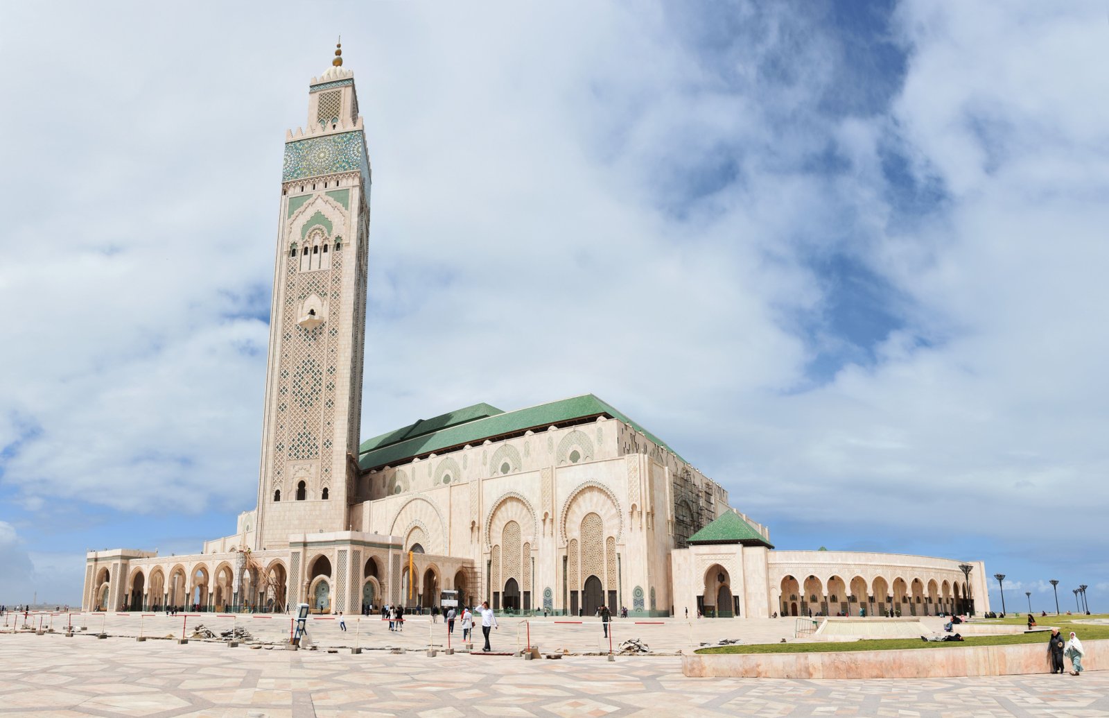6-Day Private Nomad Route: Blue City and Golden Dunes, Casablanca to Marrakech