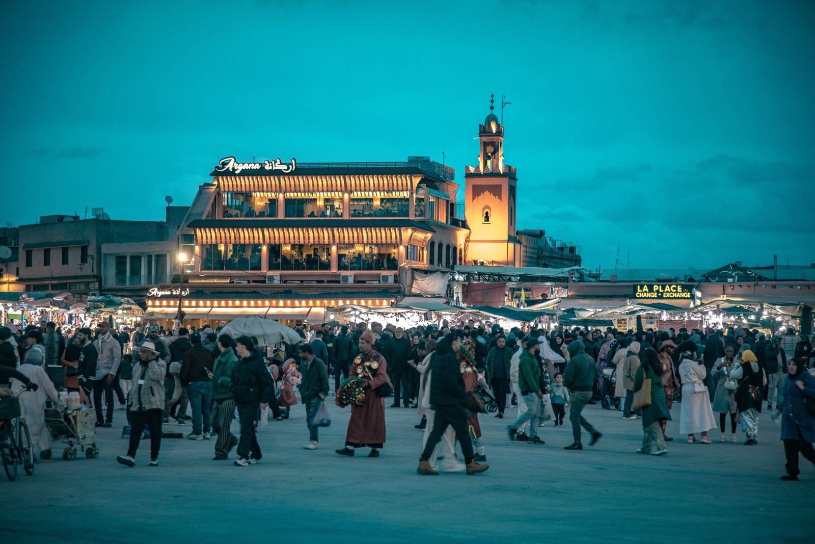 6-Day Private Nomad Route: Blue City and Golden Dunes, Casablanca to Marrakech